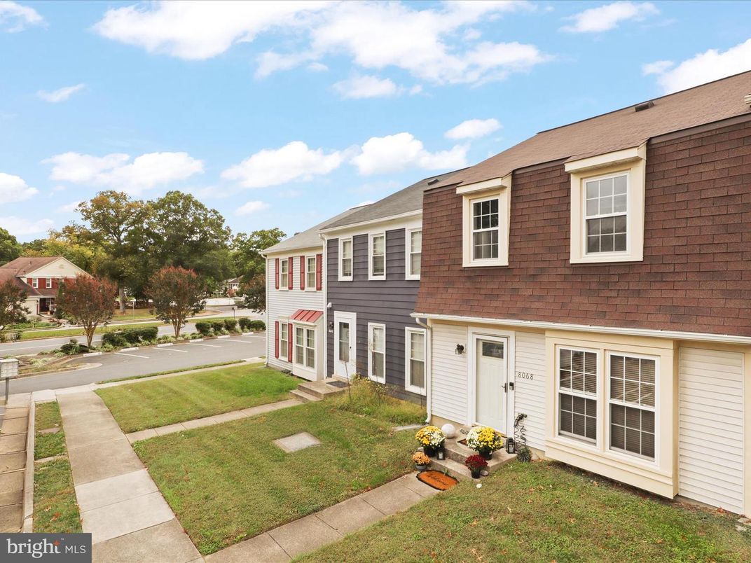 Exterior, Facade, Georgian