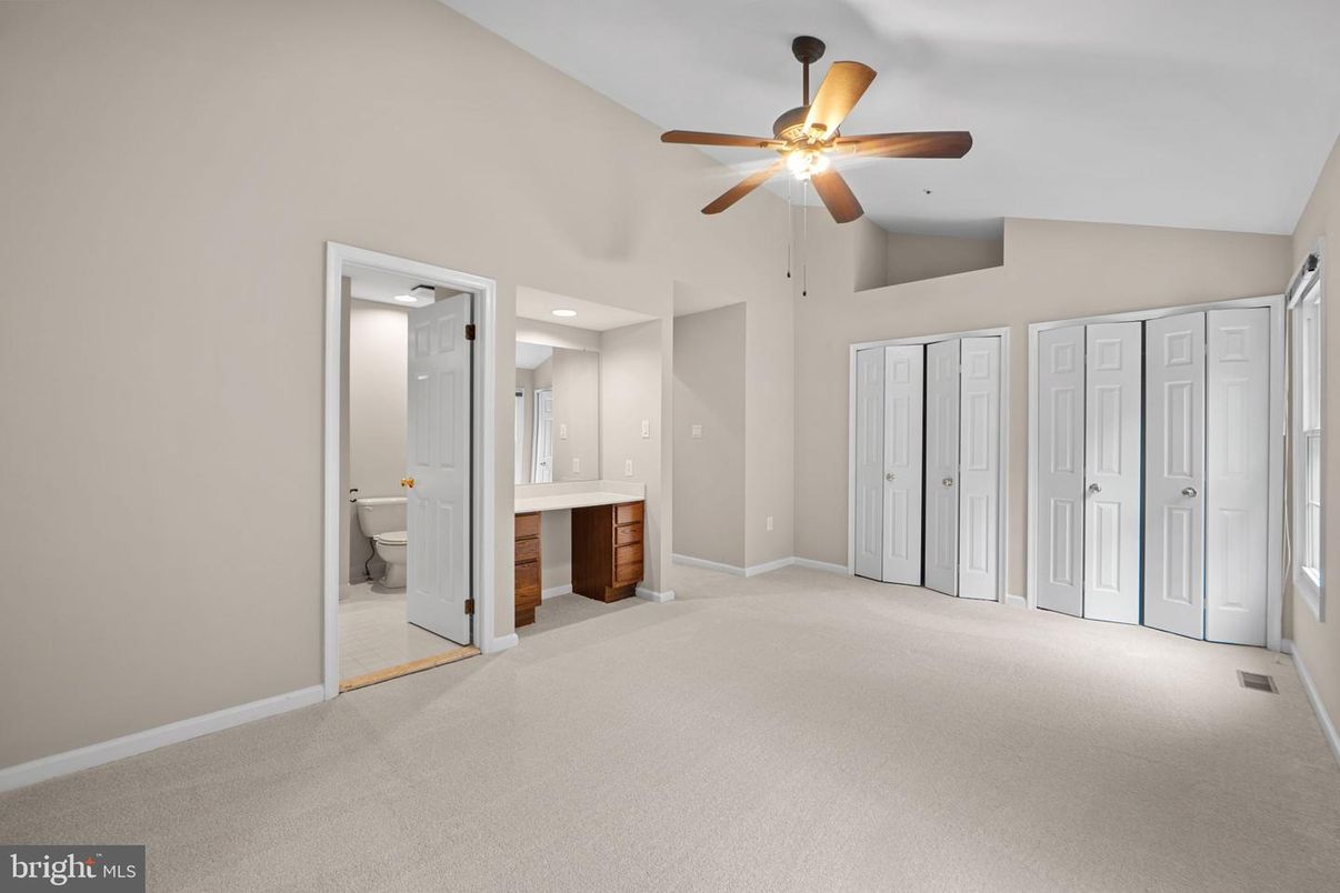 Bathroom, Empty room, Interior, Recessed Lighting