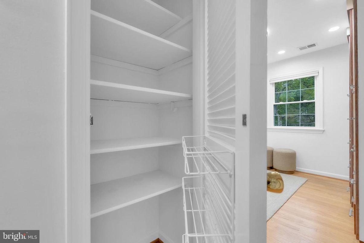 Interior, Recessed Lighting, Walk-in Closets, Wood Texture Flooring