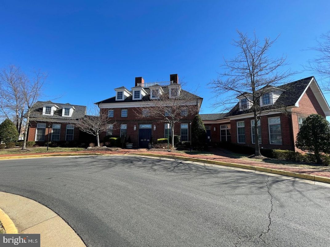 Exterior, Facade, Brick Facade, Georgian