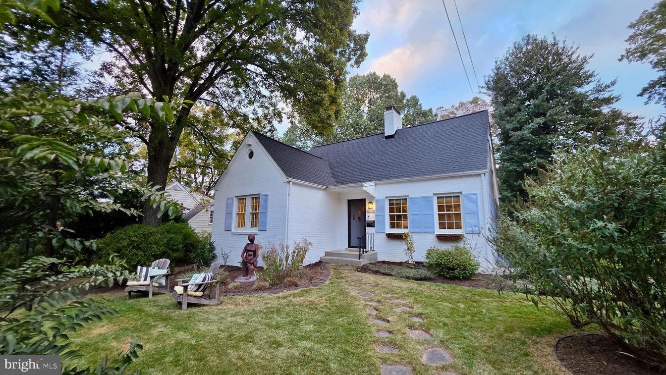 Backyard, Exterior, Facade, Cape Cod