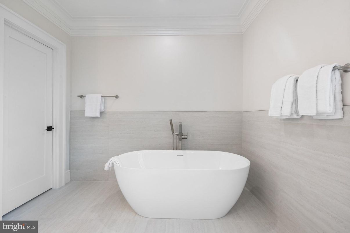 Bathroom, Free Standing Baths, Interior