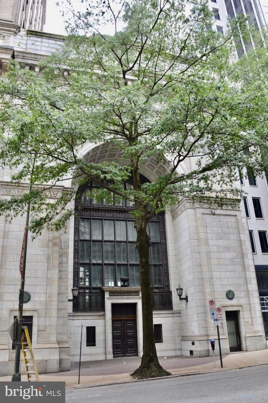 Exterior, Facade, Rowhouse