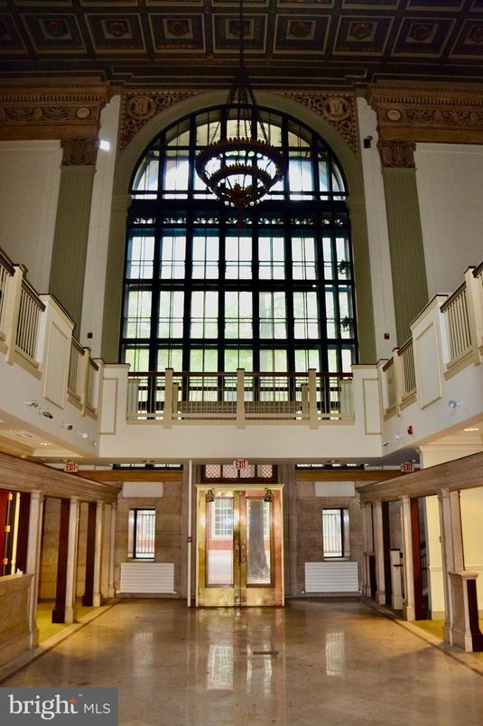 Chandelier, Interior