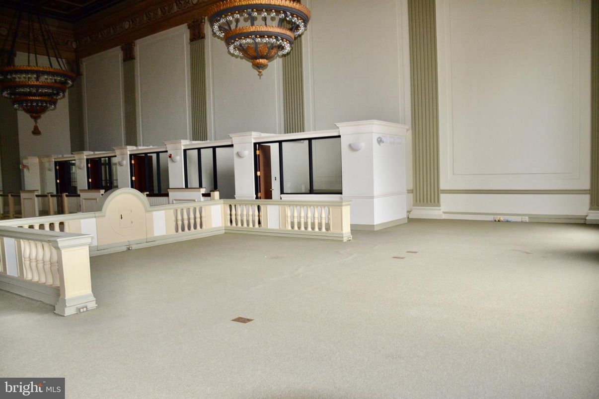 Chandelier, Interior