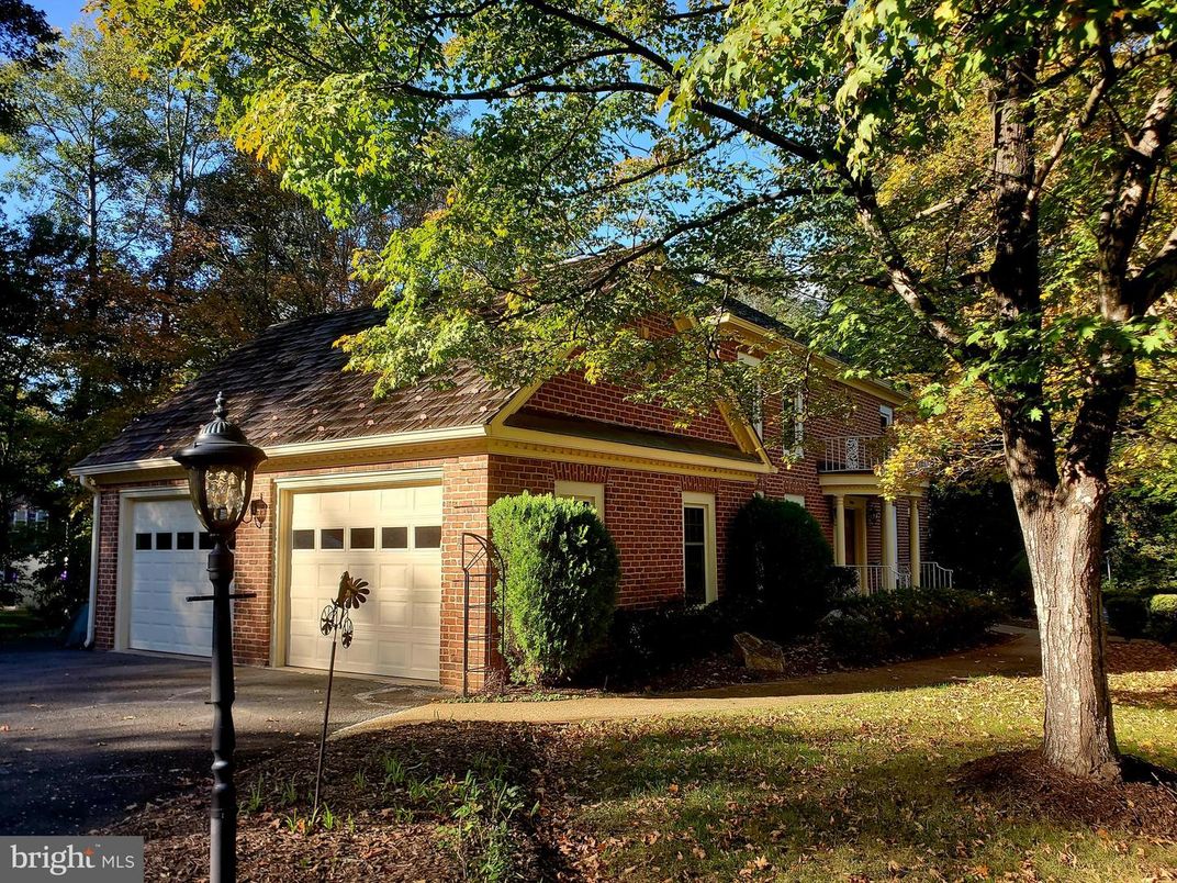 Attached, Exterior, Facade, Brick Facade, Cape Cod