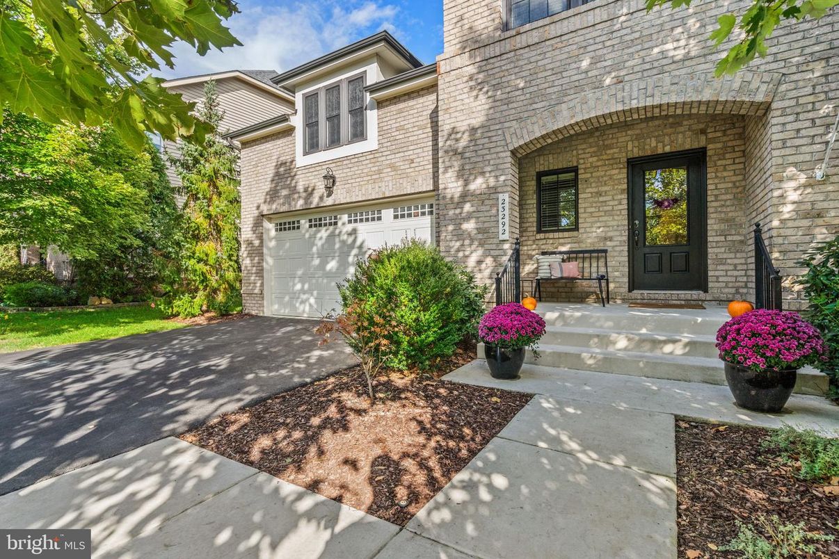 Attached, Exterior, Facade, Brick Facade, Rowhouse