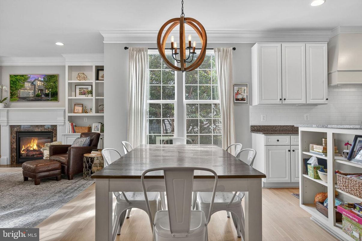Dining room, Fireplace, Interior, Pendant Lights, Recessed Lighting, Wood Texture Flooring