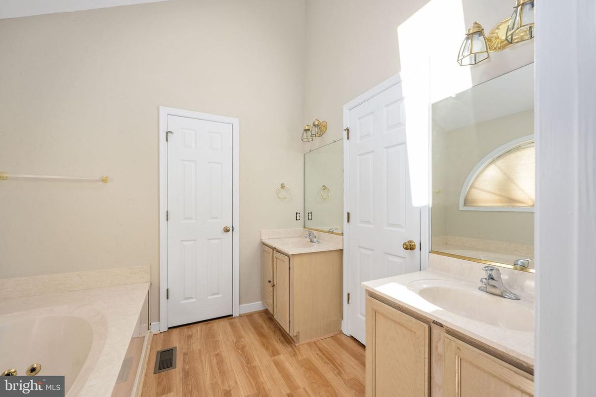 Bathroom, Dual Sink Vanities, Interior, Wood Texture Flooring