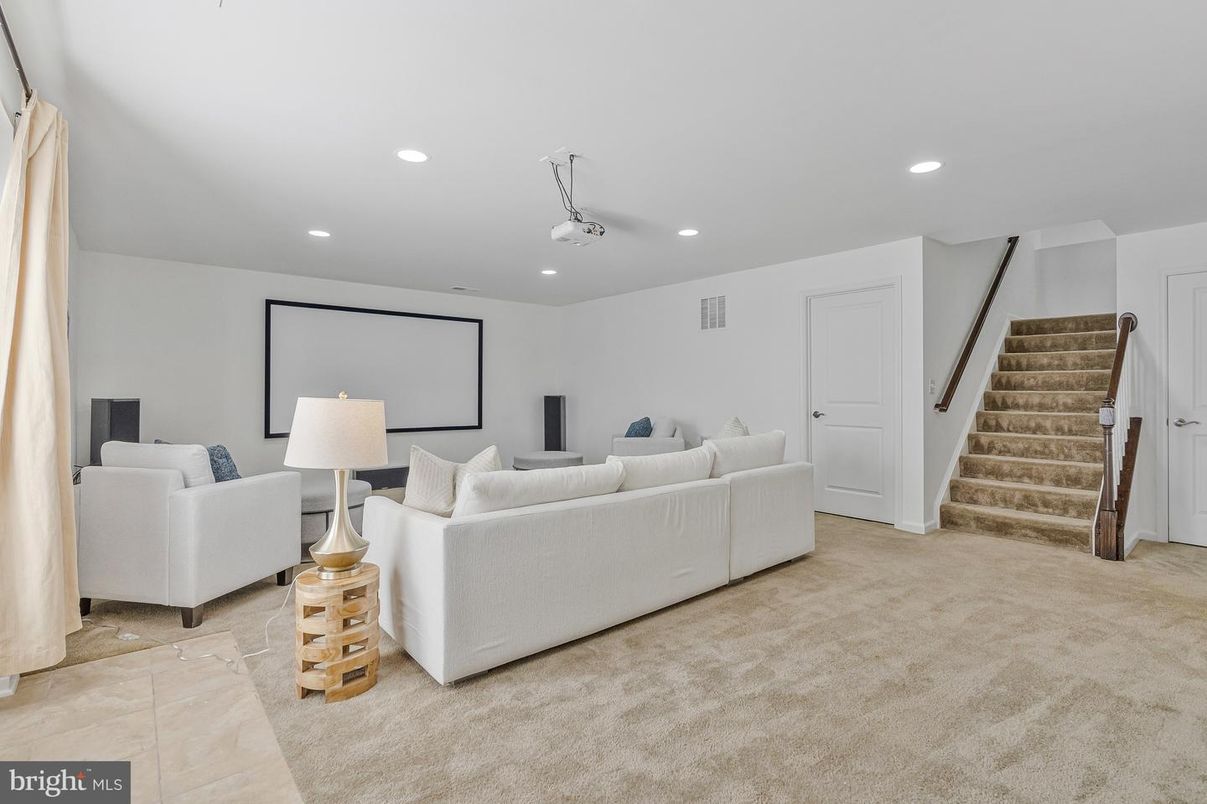 Interior, Projection Screen, Recessed Lighting, Theatre Room