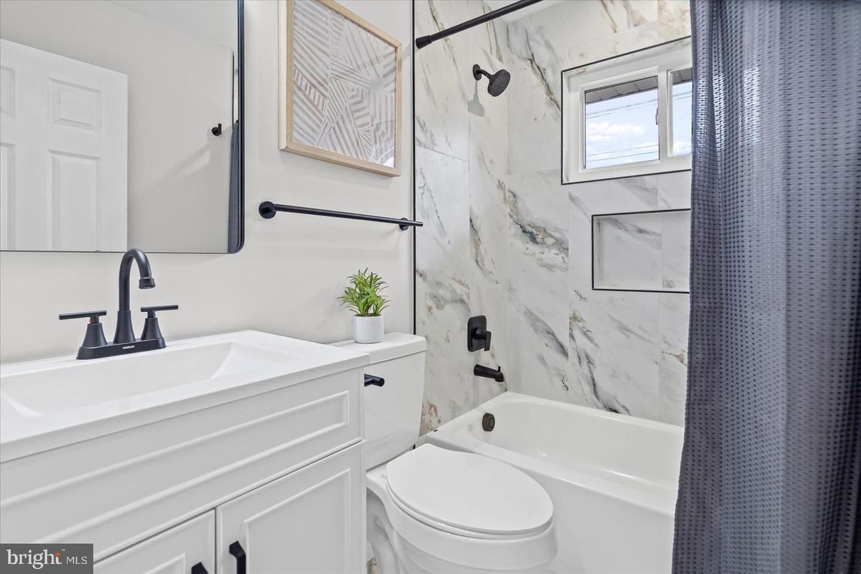 Bathroom, Interior, Marble Walls