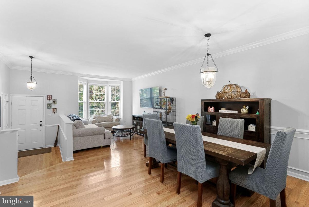 Dining room, Interior, Living room, Pendant Lights, Wood Texture Flooring