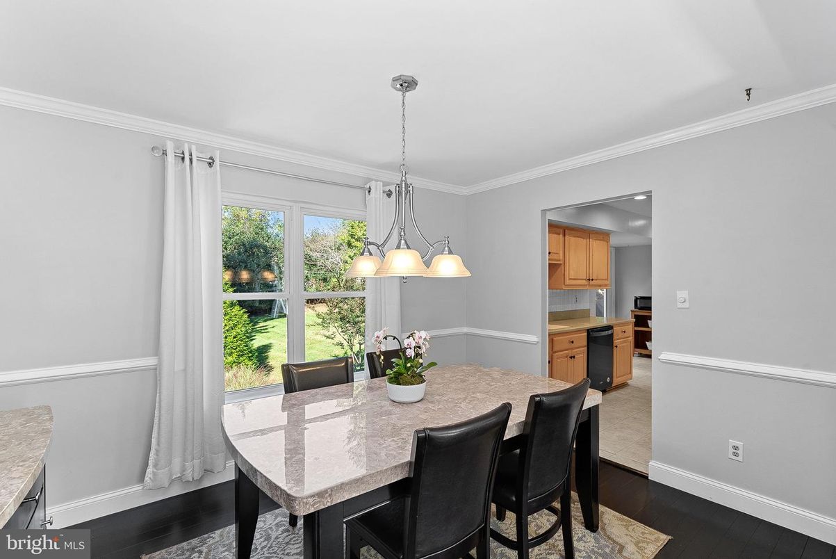 Dining room, Interior, Kitchen, Pendant Lights, Wood Texture Flooring