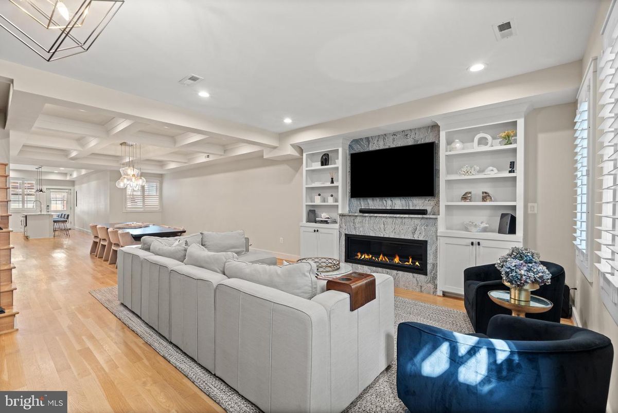 Fireplace, Interior, Living room, Pendant Lights, Recessed Lighting, Wood Texture Flooring