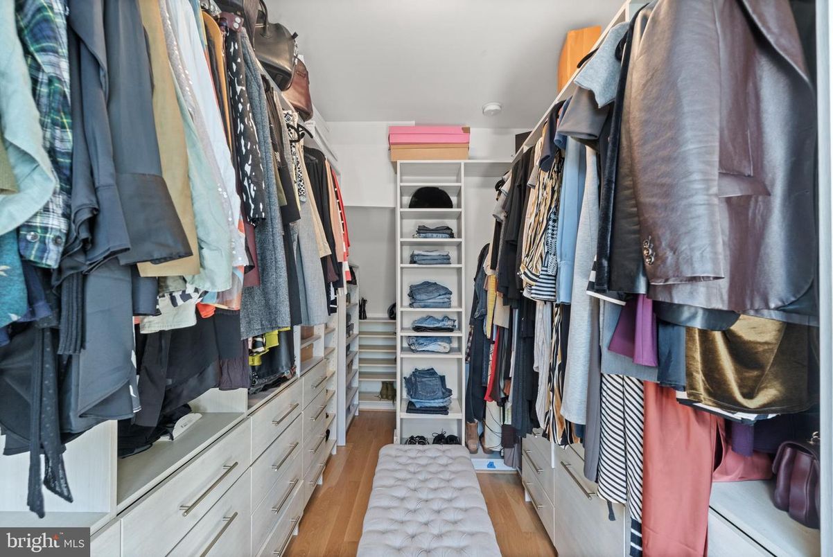 Interior, Walk-in Closets, Wood Texture Flooring