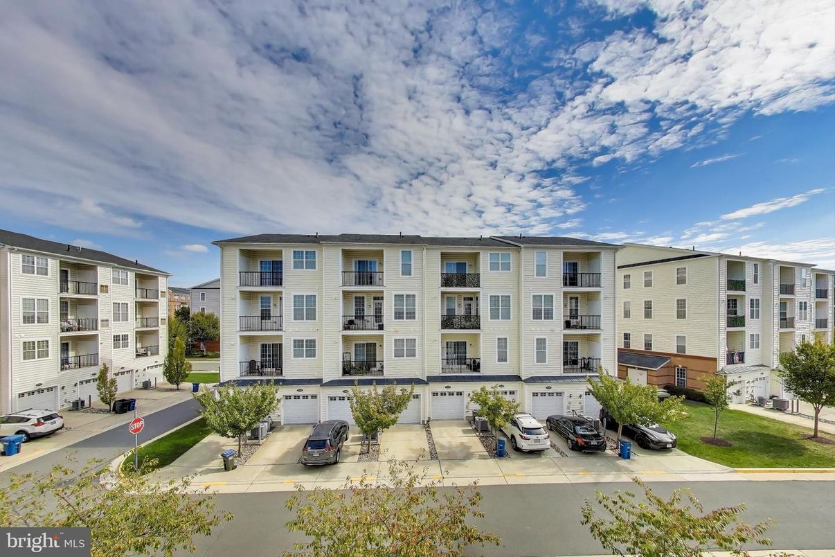 Exterior, Facade, Condo Building