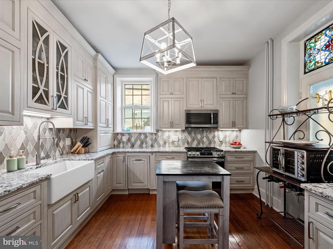 Interior, Kitchen, Pendant Lights, Wood Texture Flooring
