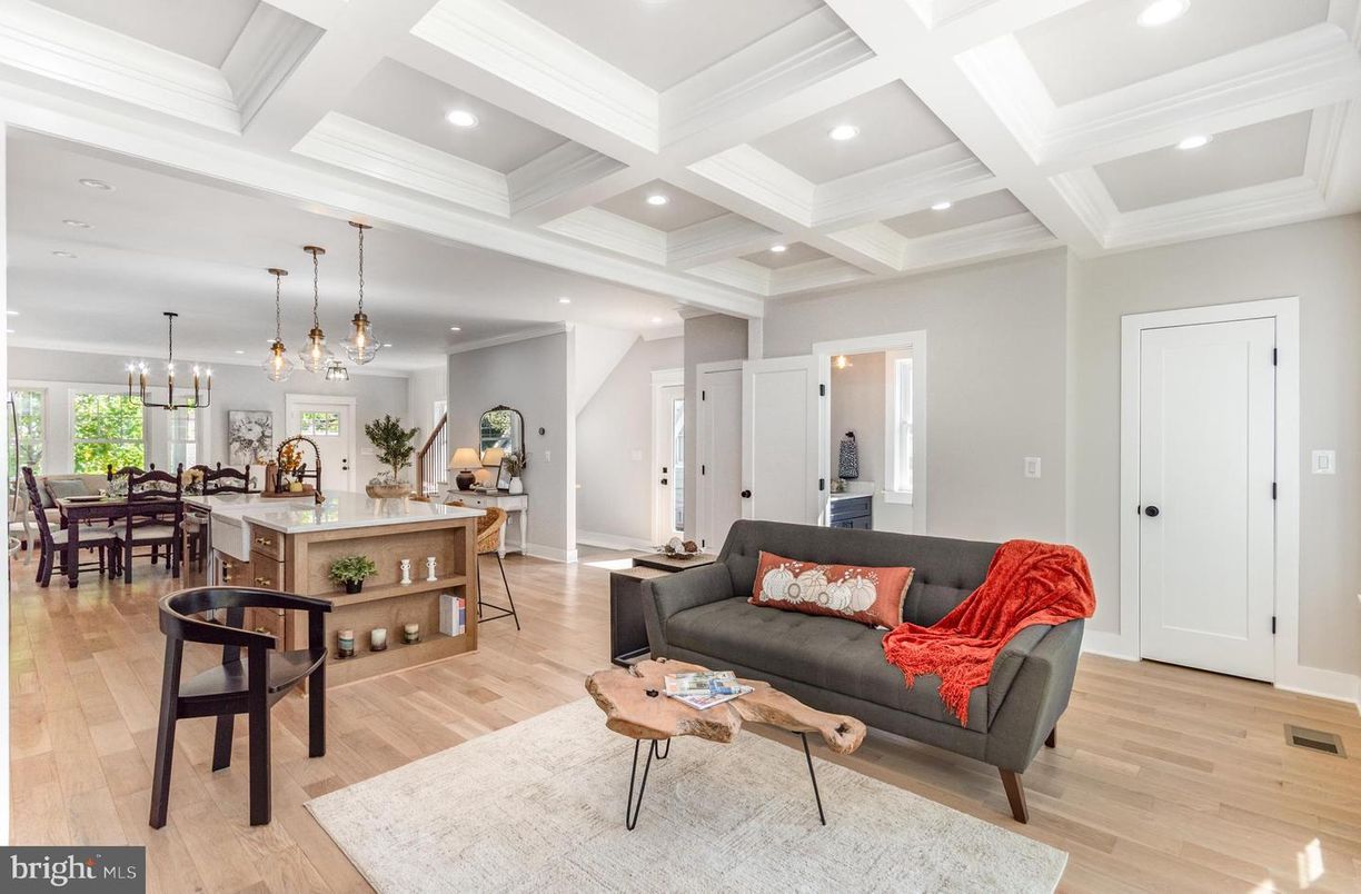 Dining room, Interior, Kitchen, Living room, Pendant Lights, Recessed Lighting, Wood Texture Flooring