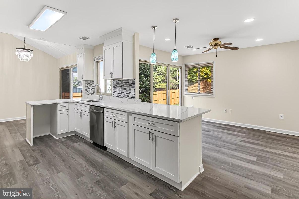 Interior, Kitchen, Pendant Lights, Recessed Lighting, Wood Texture Flooring