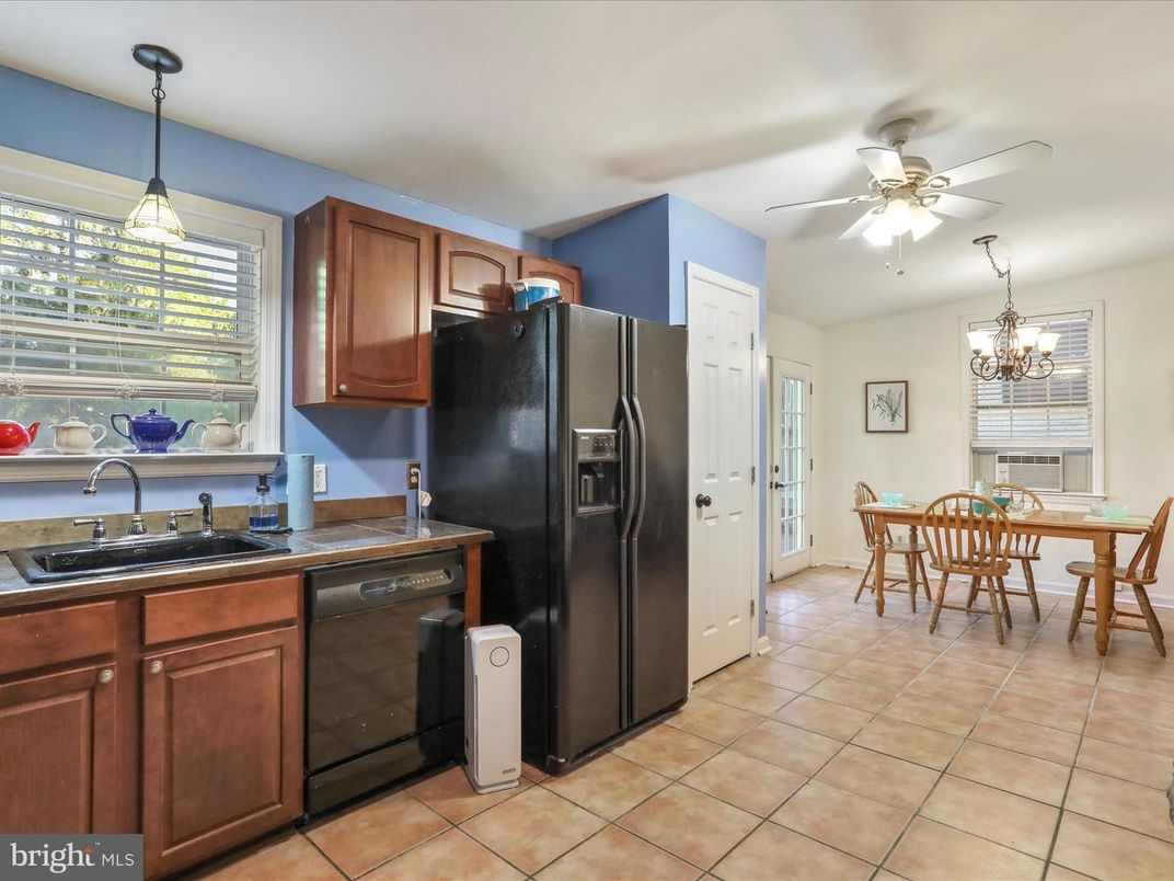 Chandelier, Dining room, Interior, Kitchen, Pendant Lights
