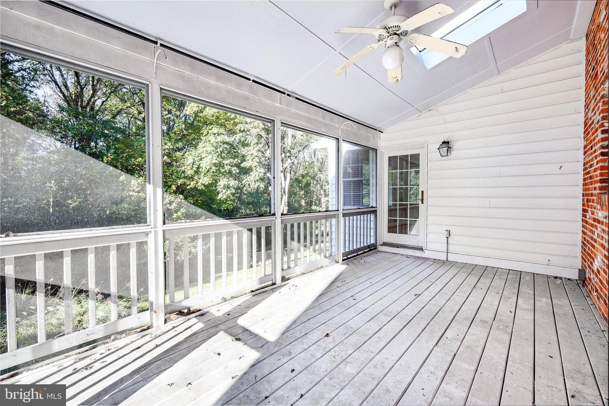 Interior, Stone Walls, Sun Room, Wood Texture Flooring