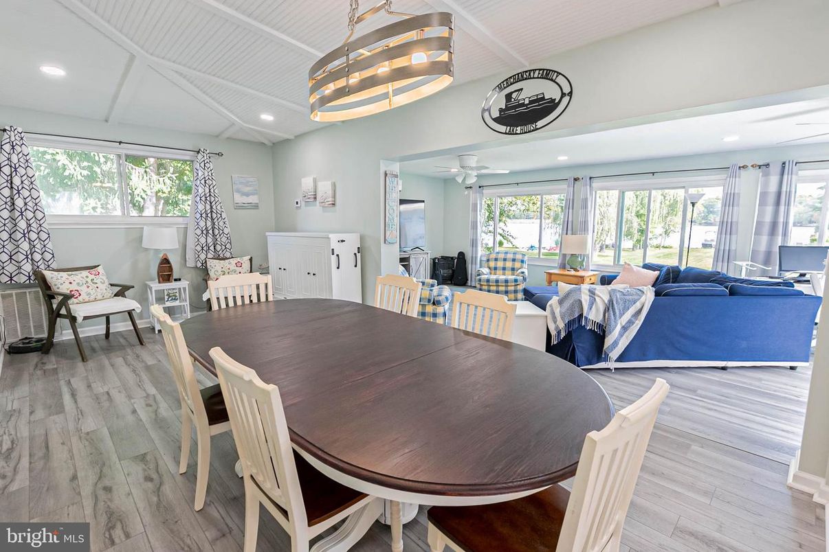 Dining room, Interior, Living room, Pendant Lights, Recessed Lighting, Wood Texture Flooring