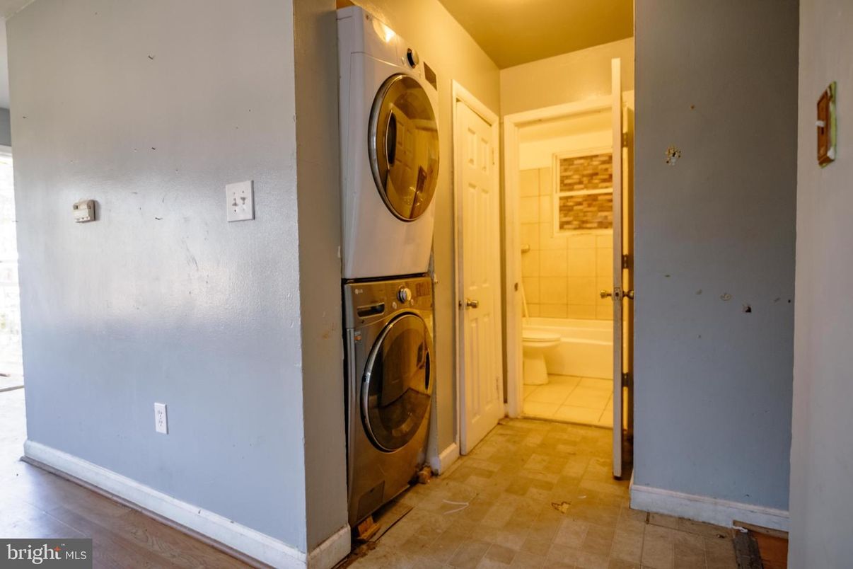 Bathroom, Interior, Utility Closets, Washer
