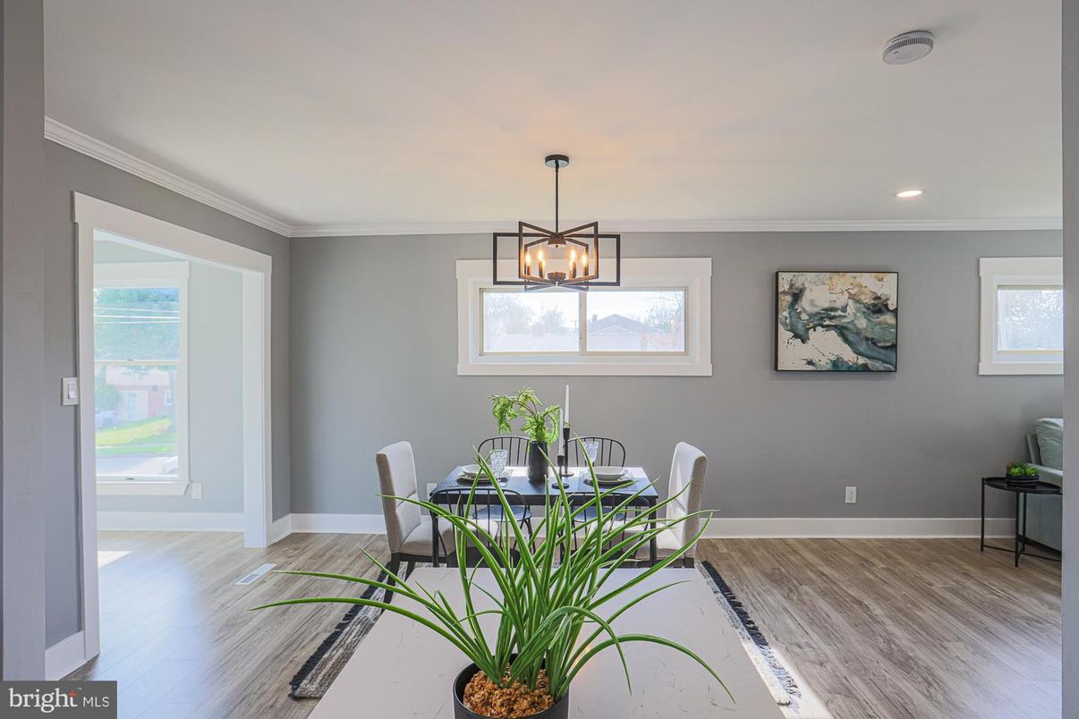 Dining room, Interior, Pendant Lights, Recessed Lighting, Wood Texture Flooring