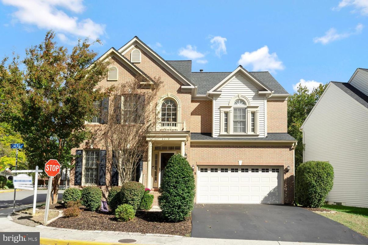 Attached, Exterior, Facade, Brick Facade, Brick Traditional