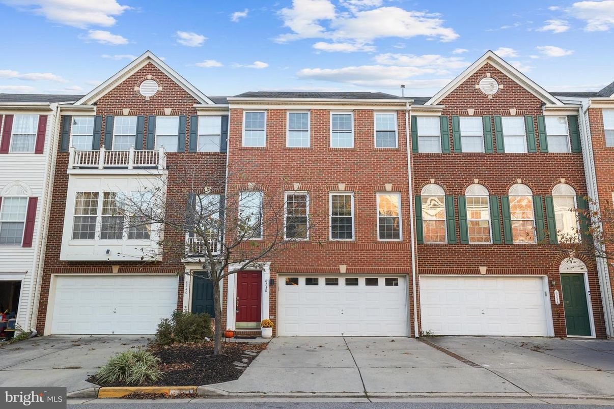 Attached, Exterior, Facade, Brick Facade, Rowhouse