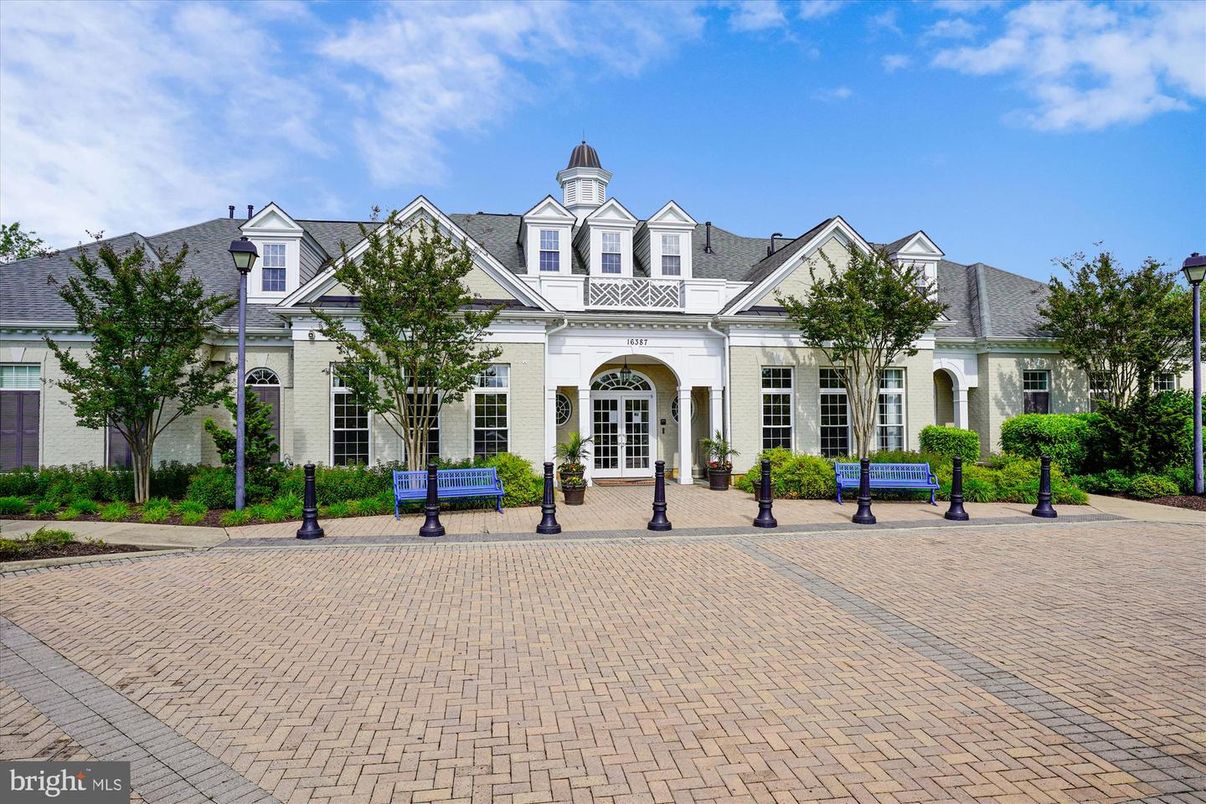 Exterior, Facade, French Provincial