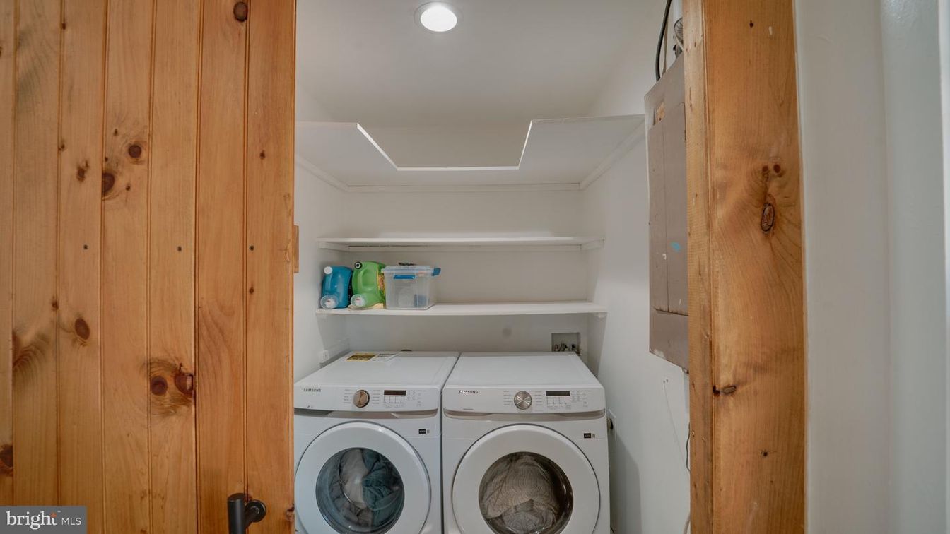 Interior, Recessed Lighting, Utility Closets, Washer