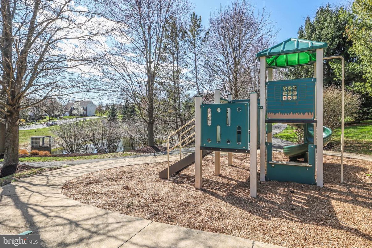 Backyard, Exterior, Playground