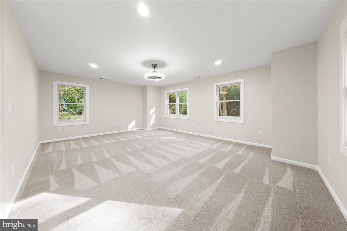 Empty room, Interior, Recessed Lighting