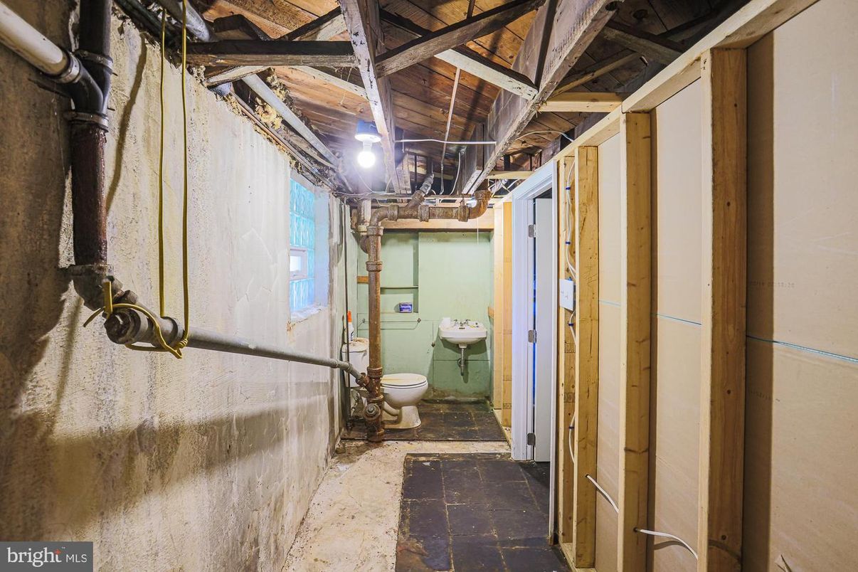 Bathroom, Interior, Wooden Beams