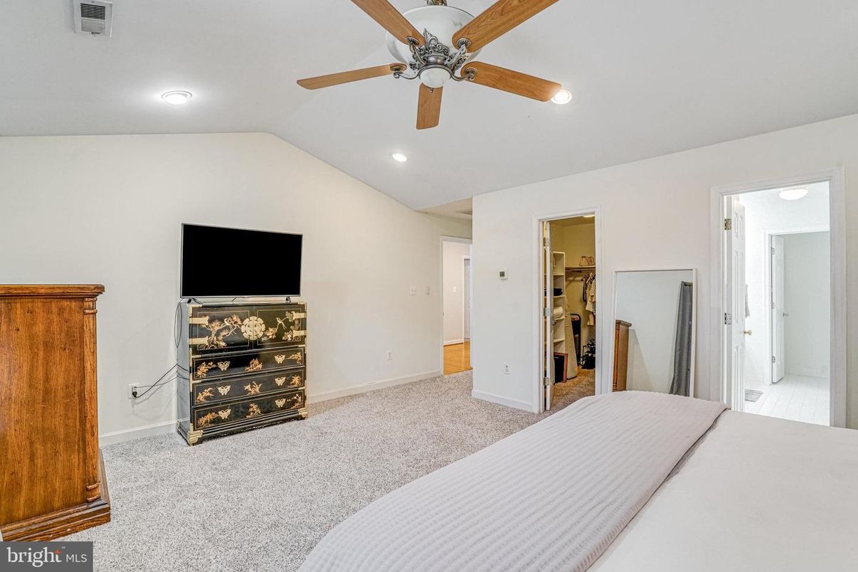 Bedroom, Interior, Recessed Lighting