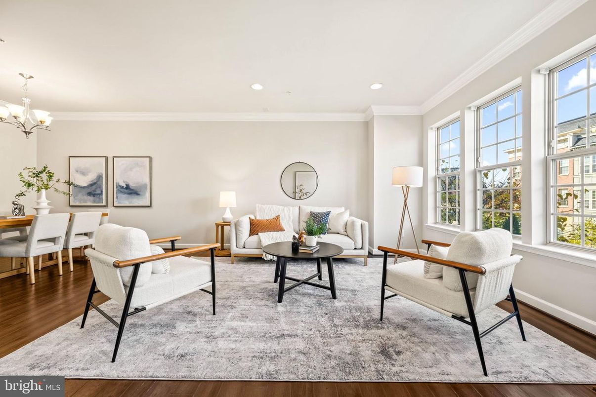 Chandelier, Dining room, Interior, Living room, Recessed Lighting, Wood Texture Flooring