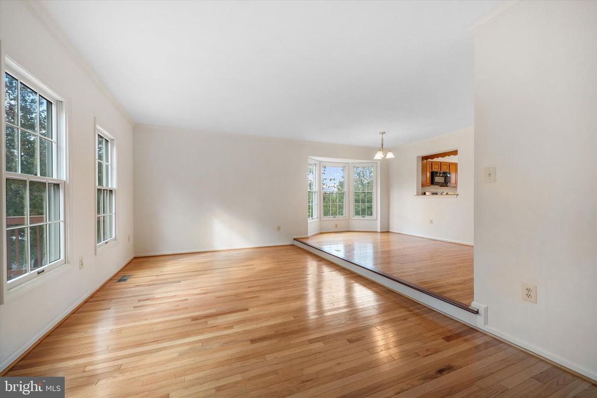Chandelier, Empty room, Interior, Wood Texture Flooring