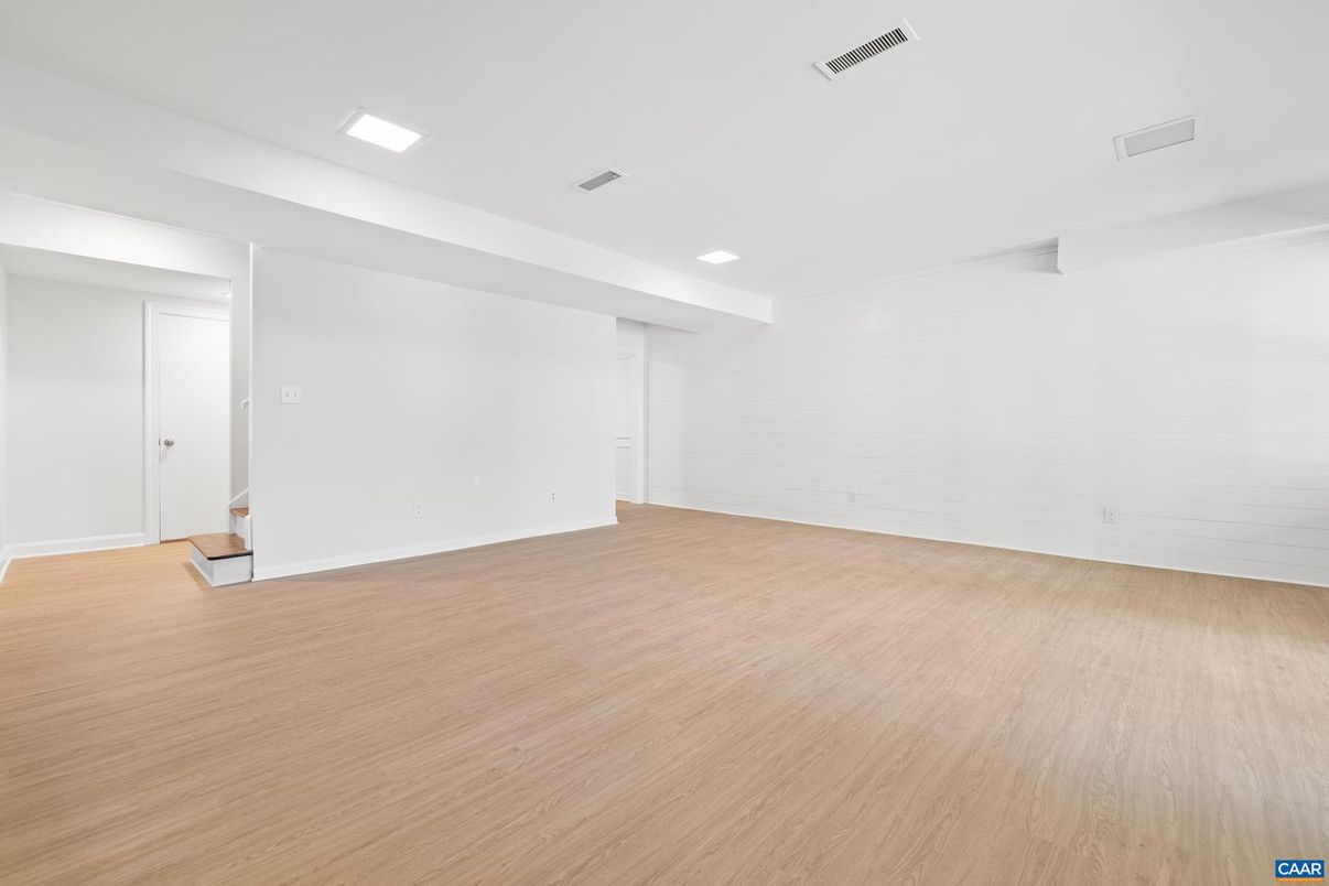 Empty room, Interior, Recessed Lighting, Wood Texture Flooring