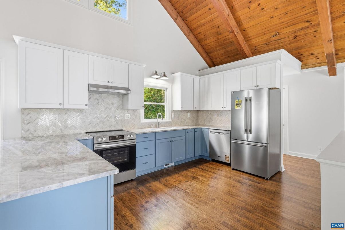 Interior, Kitchen, Stainless Steel Appliances, Wooden Beams, Wooden Ceilings, Wood Texture Flooring