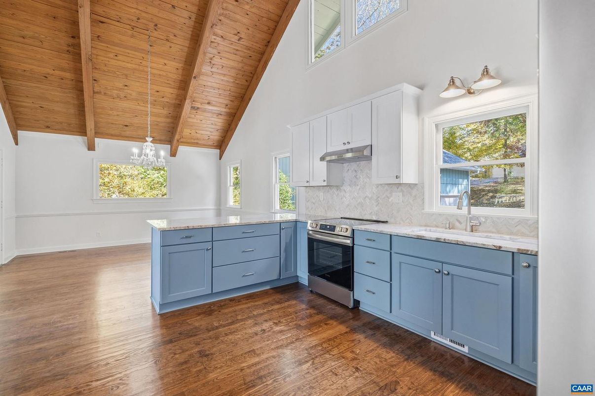 Chandelier, Interior, Kitchen, Pendant Lights, Stainless Steel Appliances, Wooden Beams, Wooden Ceilings, Wood Texture Flooring