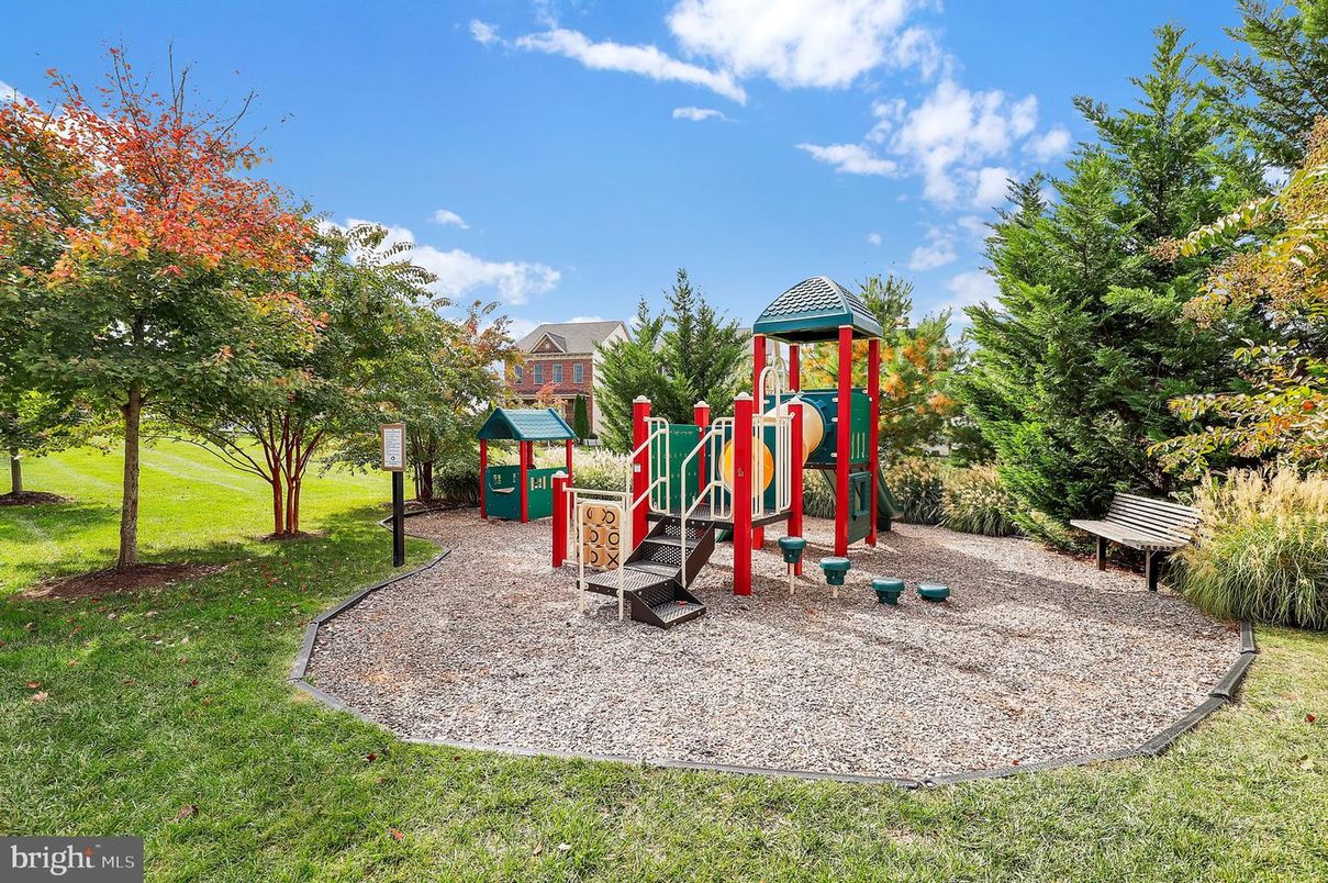 Backyard, Exterior, Playground