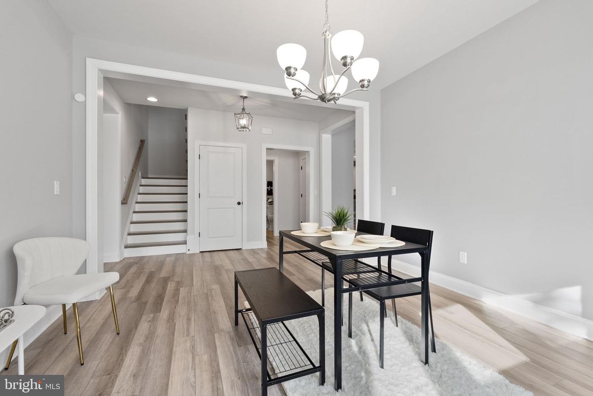Chandelier, Dining room, Interior, Recessed Lighting, Wood Texture Flooring