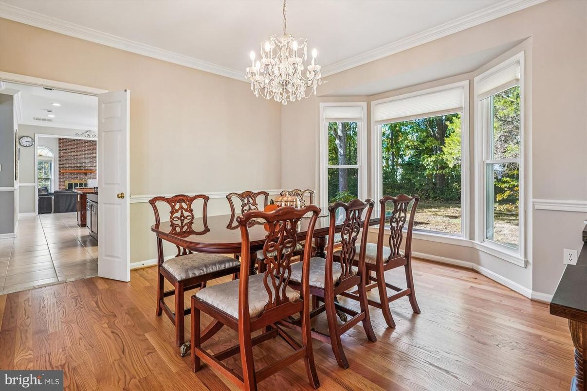 Chandelier, Dining room, Interior, Recessed Lighting, Wood Texture Flooring
