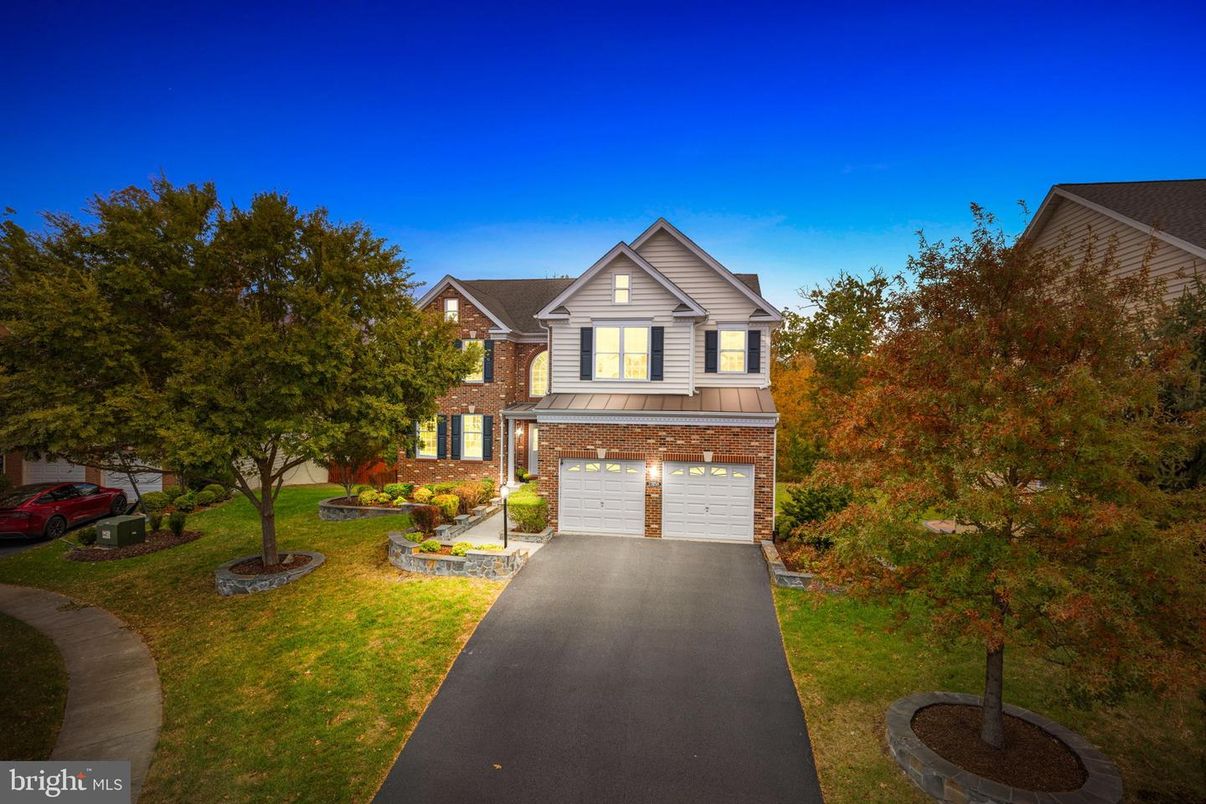 Attached, Exterior, Facade, Brick Facade, Farmhouse