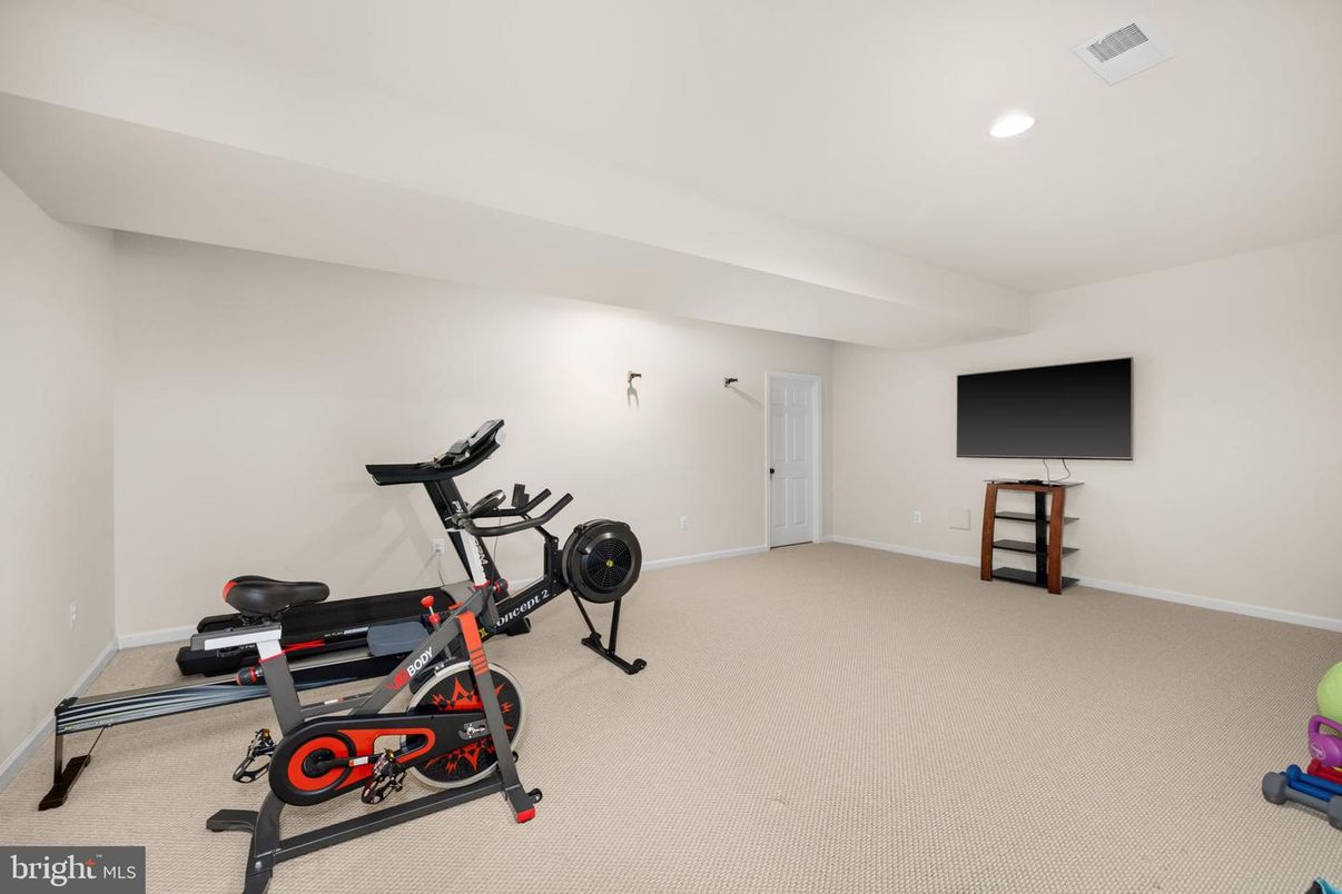 Fitness Equipment, Interior, Recessed Lighting