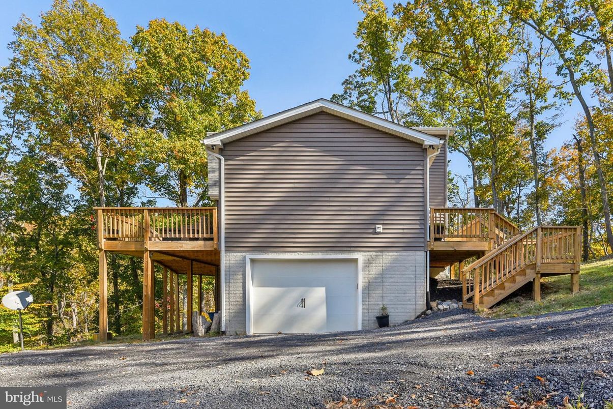 Detached Garage, Exterior