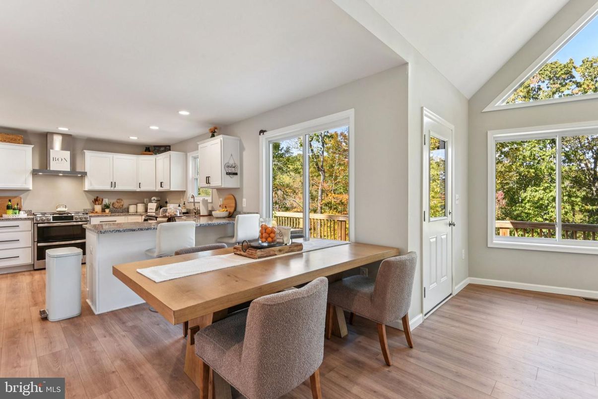 Dining room, Interior, Kitchen, Recessed Lighting, Wood Texture Flooring