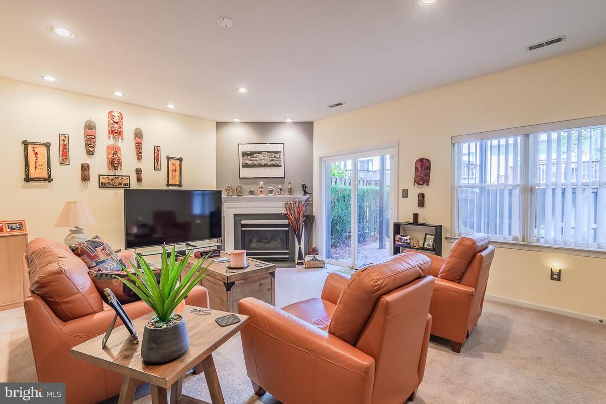 Fireplace, Interior, Living room, Recessed Lighting