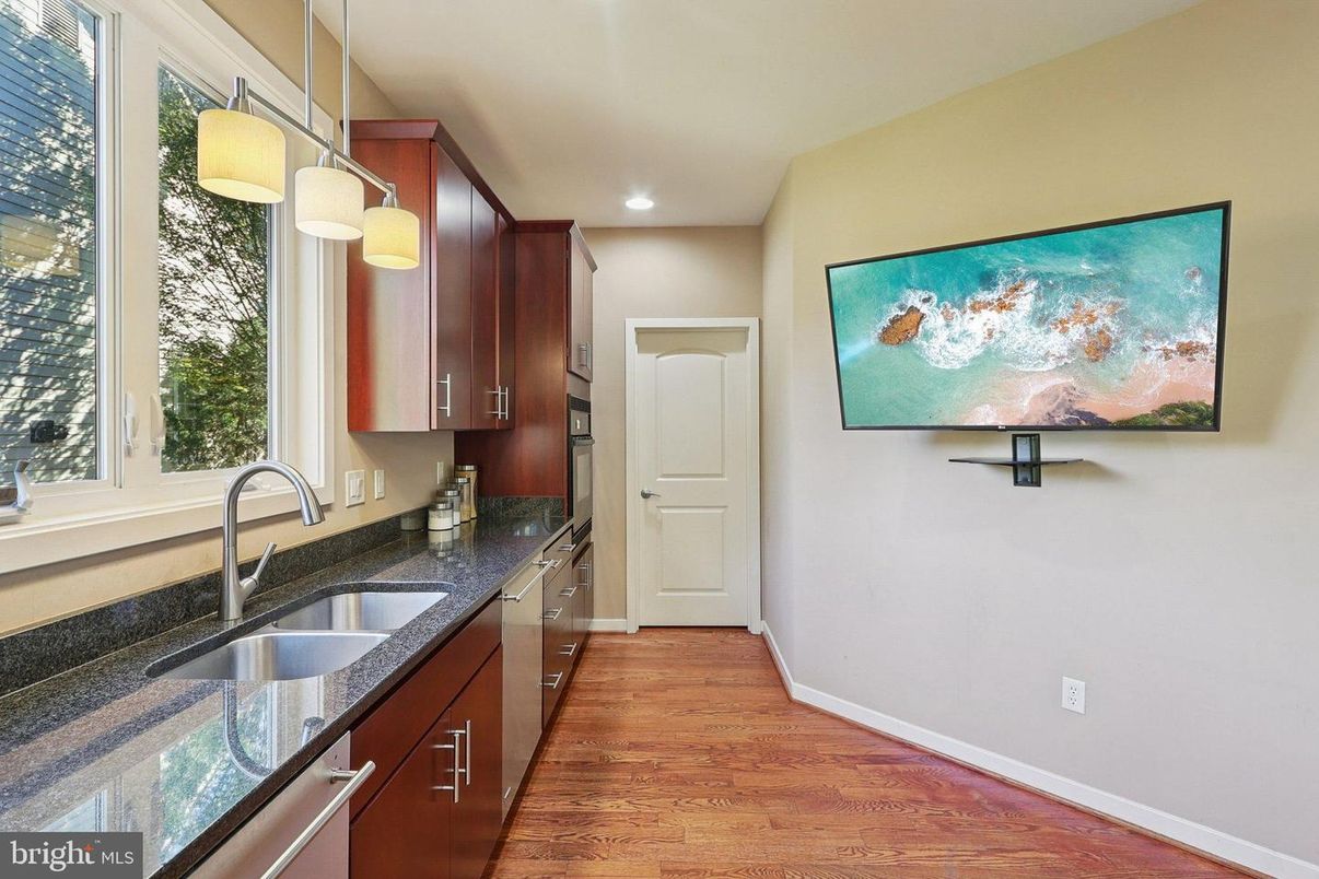 Interior, Kitchen, Pendant Lights, Recessed Lighting, Wood Texture Flooring